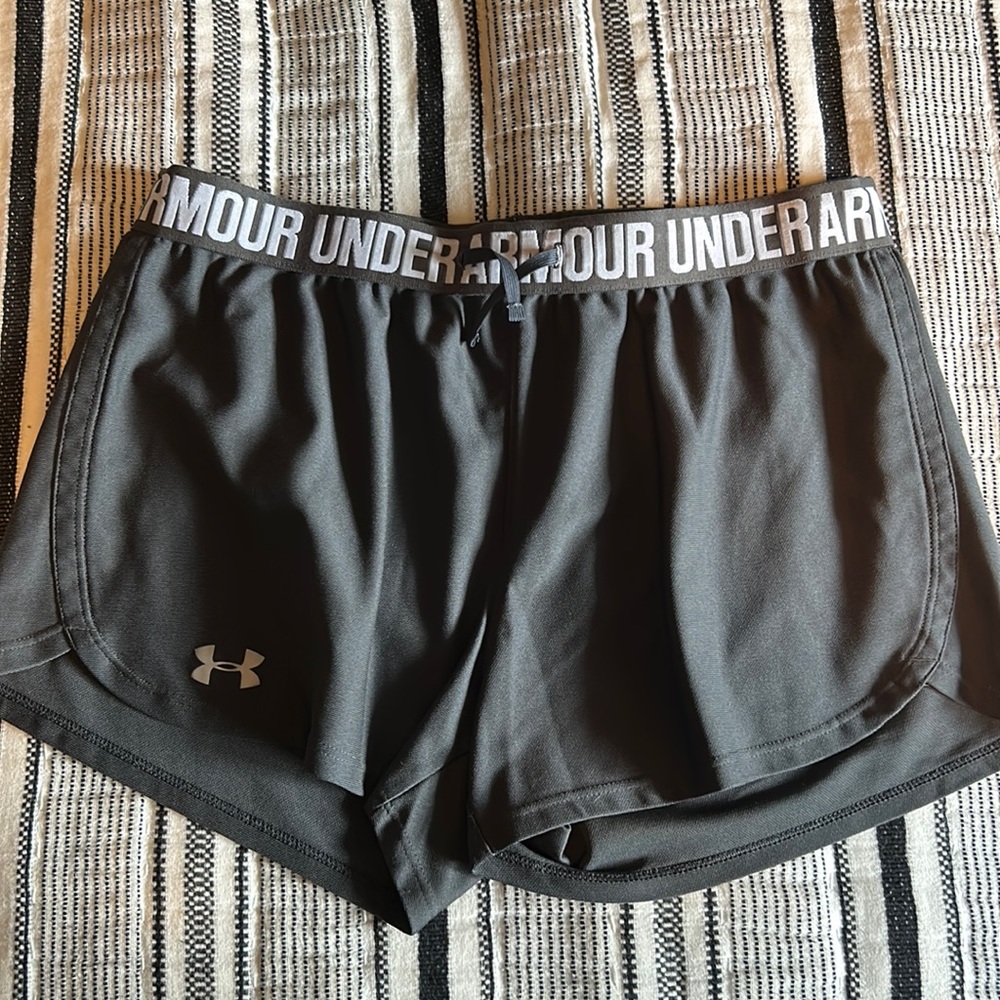 Gray under armor shorts with drawstring in size medium